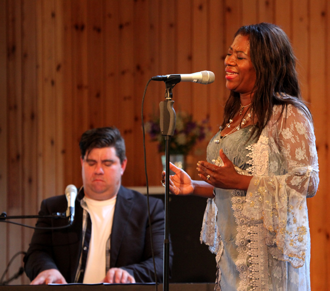 Gladys del Pilar & Pelle Ankarberg, Hjälmargården, Läppe 2011