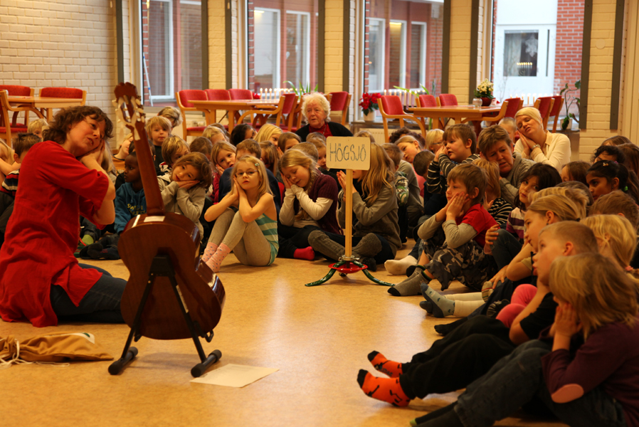 Skapande skola, Elisabet Ask med ettor, Humlegården, Vingåker 2011