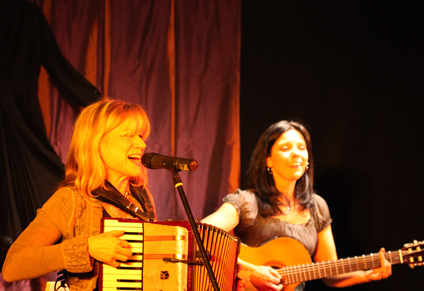 Lena Magnusson och Anna Bromee, &Auml;ngeln, Katrineholm 2012